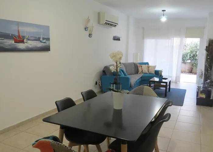 Melania Gardens Apartman *