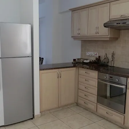 梅拉花园酒店 *