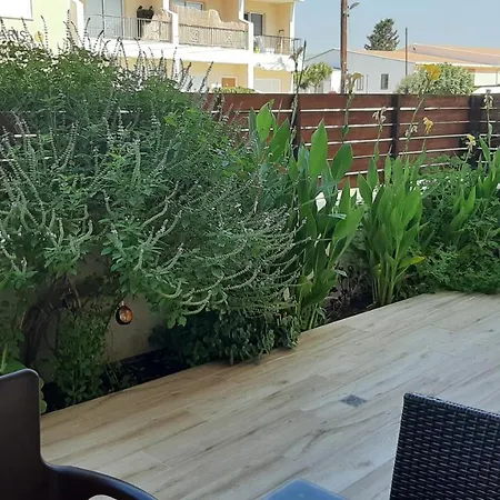 Lägenhet Melania Gardens *